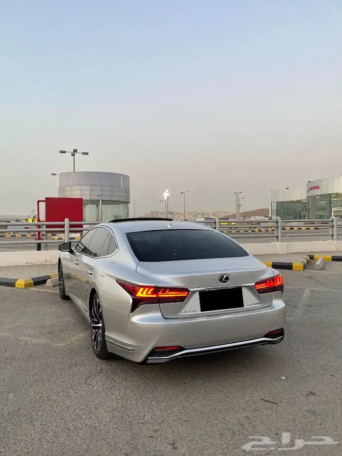 لكزس LS500h-2021 عبداللطيف جميل(( تم البيع )) 2