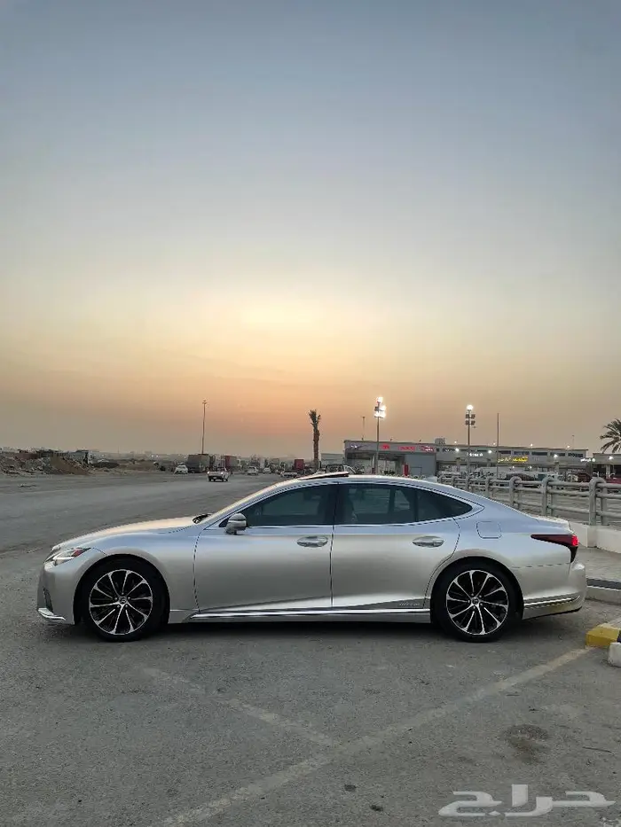 لكزس LS500h-2021 عبداللطيف جميل(( تم البيع )) 4