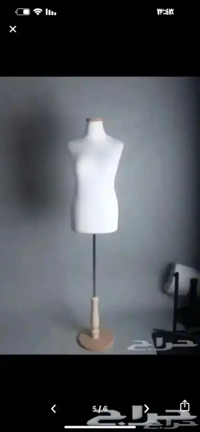 مجسم وطني نسائي قاعده خشب 1