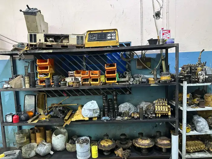 معدات ثقيله 140H (12H(160H(14G(16G كريدر جريدر قريدر تشليح 14