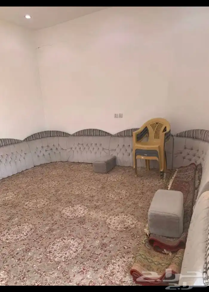 استراحه للايجار المزاحمية وسيله 1قسم واحد 350 0