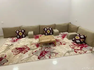 جلسة ارضية مع سجادة 0