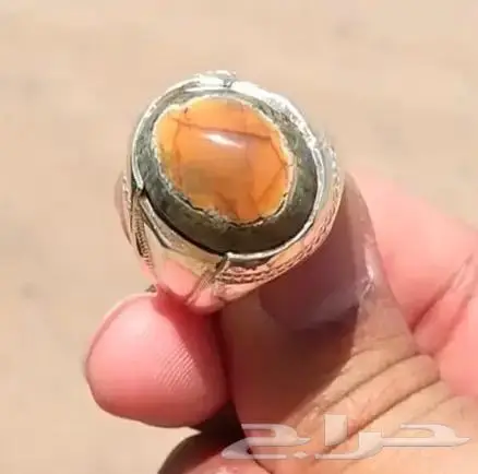 خاتم ملكي بالوانه عقيق يماني بقراني طبيعي 1