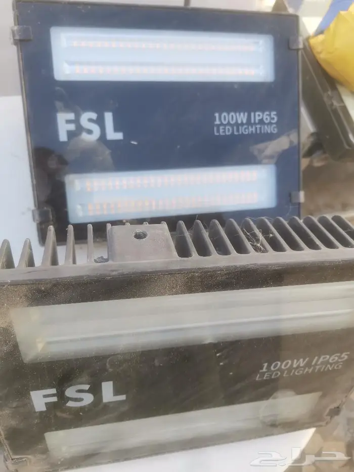 اغراض متفرقه من كرسي ومغاسل والمنيوم وموقد نظيفة للبيع 0