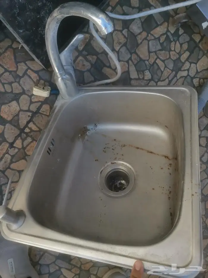 اغراض متفرقه من كرسي ومغاسل والمنيوم وموقد نظيفة للبيع 8