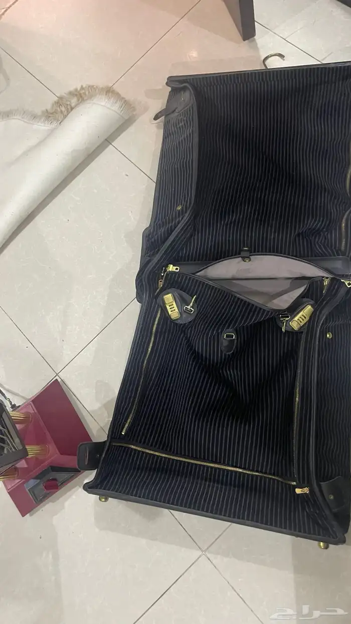 شنطه حمايه البدل والملابس 1