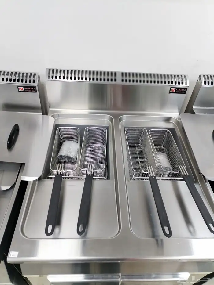 قلاية غاز دبل 4 سلات مع طاولة 3