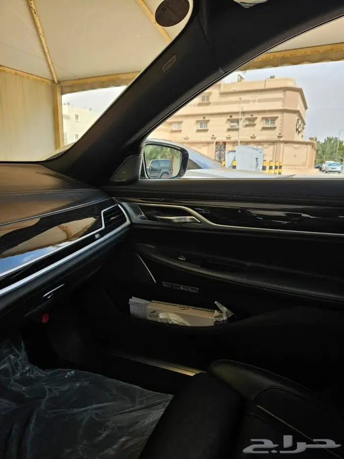 بي ام دبليو الفئة السابعة سبورت - BMW 750i M Sport 26