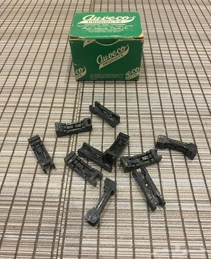 كلبسات ومشقبيات ومسامير داخليه وتنده وازياك كلاسيك 1