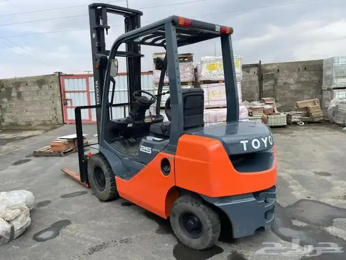 رافعة شوكية فوركلفت للايجار اليومي والشهري تاجير رافعات 5