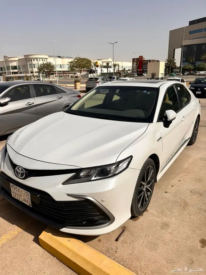 كامري فل هايبرد 2023 تم البيع 15