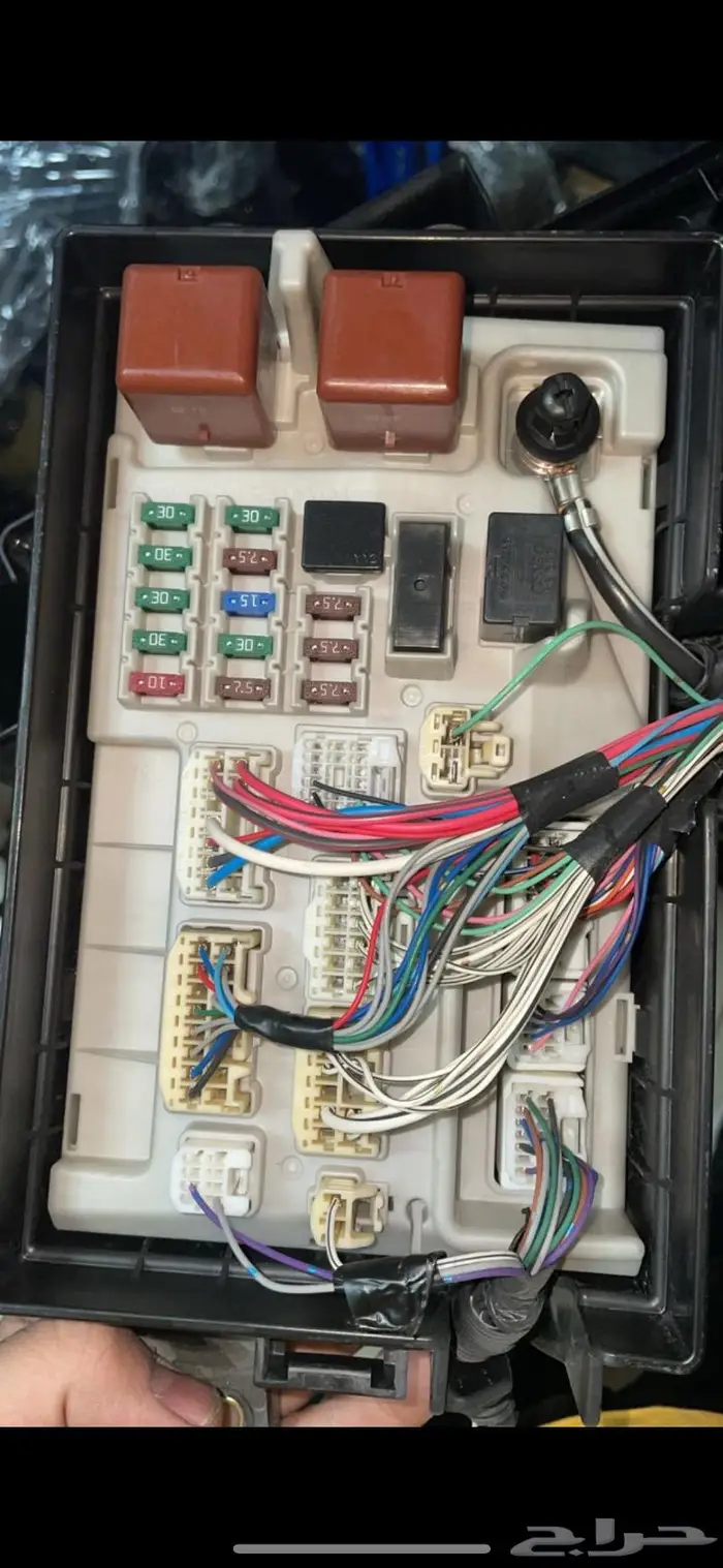 علبة فيوز لكزس 430 3