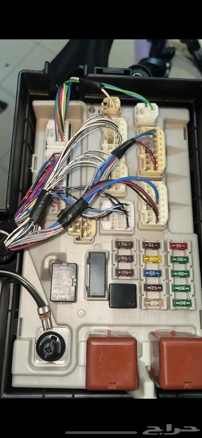 علبة فيوز لكزس 430 4