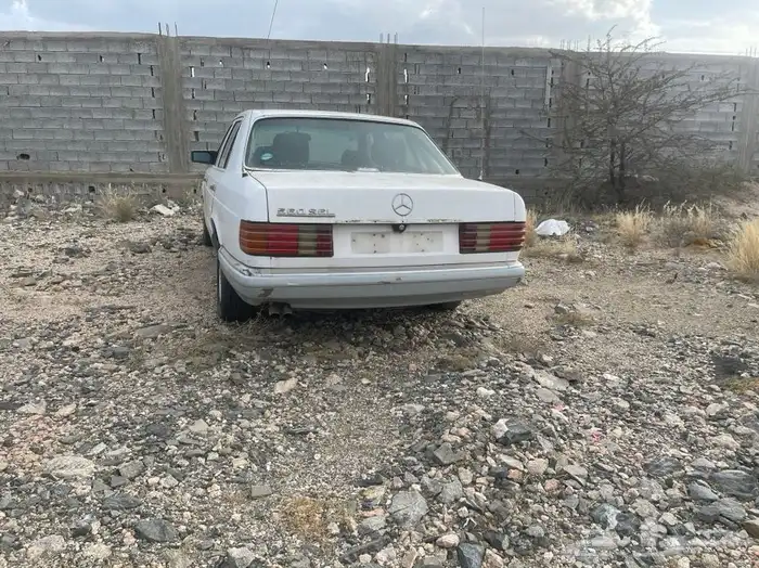 مورسيدس 560 1