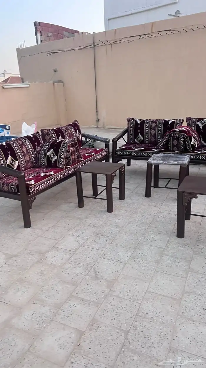 جلسات شعبية وكراسي حديد 0