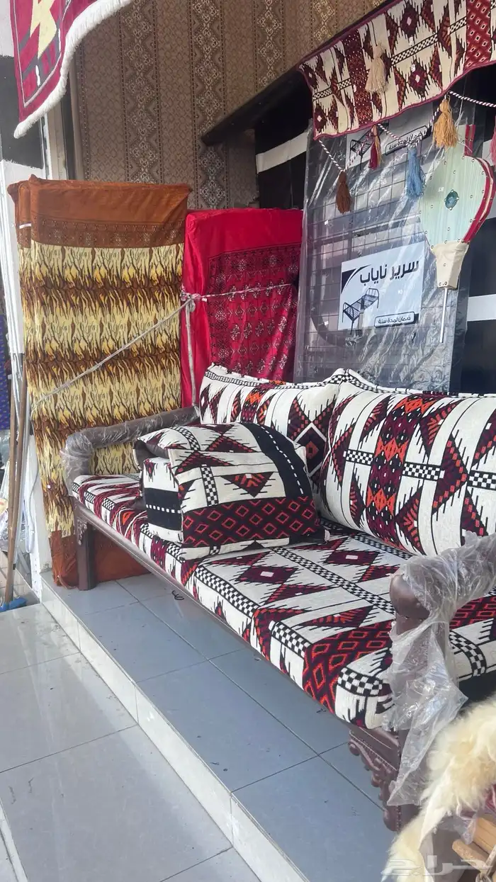 جلسات شعبية وكراسي حديد 9