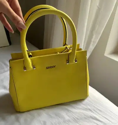 شنطه DKNY اصليه 2