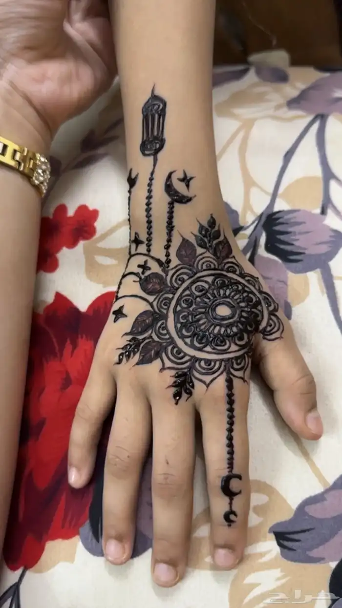 قرب العيد..تحني وانتي في البيت بدون زحمة الصالون 4