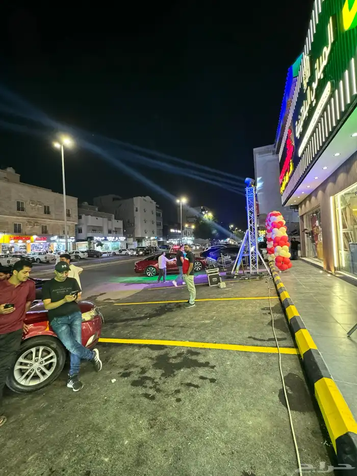 افتتاح محلات تجارية وشاشات عرض 3