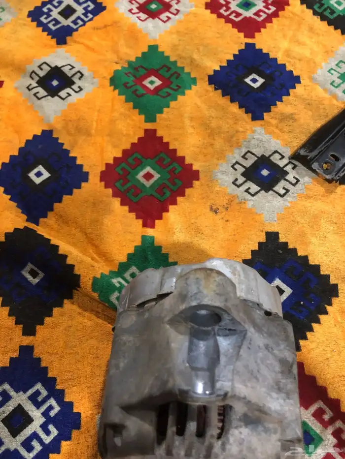 قطع تويوتا هايلوكس من(98 2005) ديكورات داخليه لون احمر 29