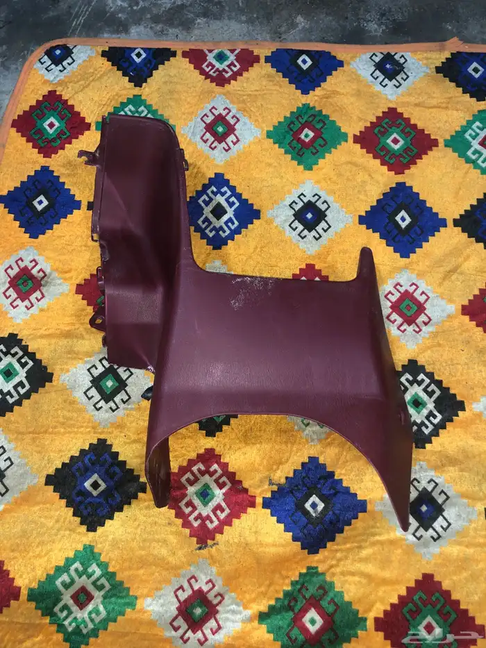 قطع تويوتا هايلوكس من(98 2005) ديكورات داخليه لون احمر 3