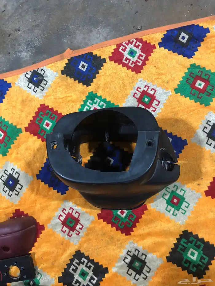 قطع تويوتا هايلوكس من(98 2005) ديكورات داخليه لون احمر 9