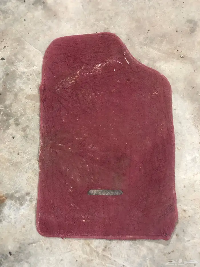 قطع تويوتا هايلوكس من(98 2005) ديكورات داخليه لون احمر 36