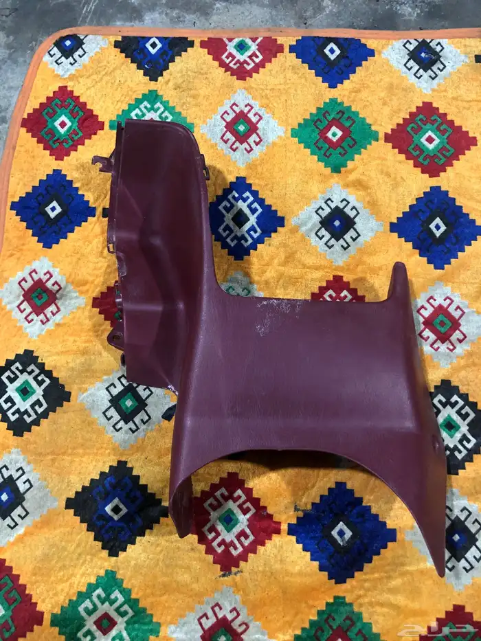 قطع تويوتا هايلوكس من(98 2005) ديكورات داخليه لون احمر 2