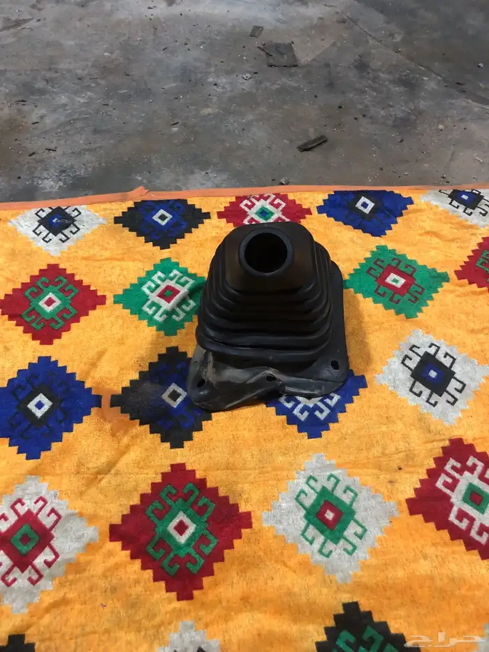 قطع تويوتا هايلوكس من(98 2005) ديكورات داخليه لون احمر 12