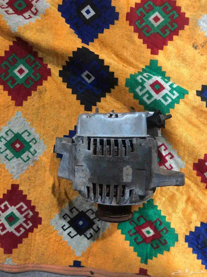 قطع تويوتا هايلوكس من(98 2005) ديكورات داخليه لون احمر 27