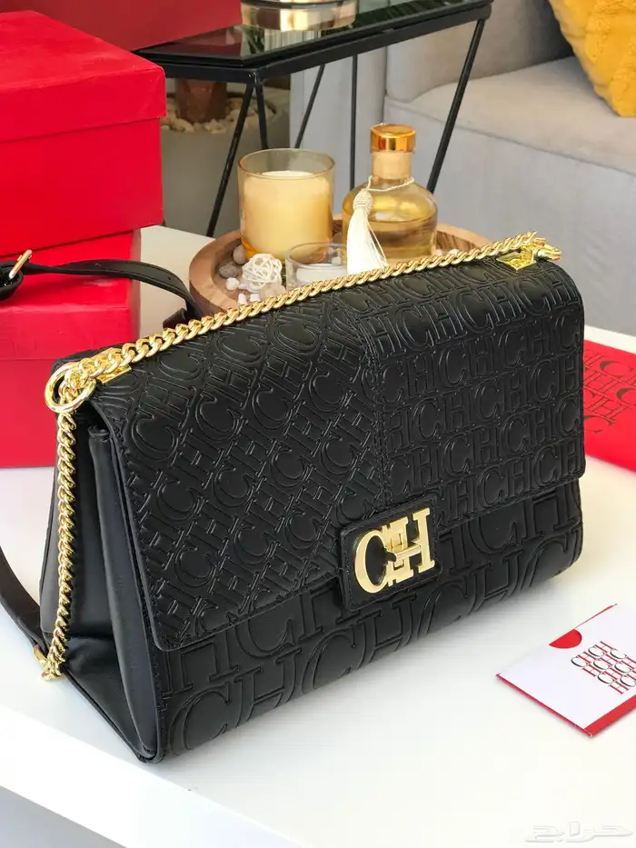 شنط مايكل كورس وكارولينا هريرا 42