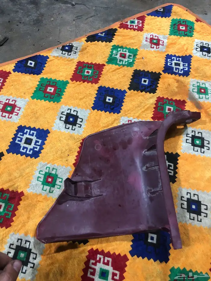 قطع تويوتا هايلوكس من(98 2005) ديكورات داخليه لون احمر 23