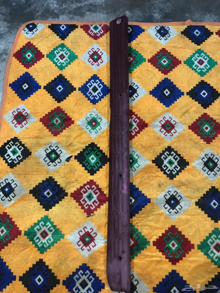 قطع تويوتا هايلوكس من(98 2005) ديكورات داخليه لون احمر 4