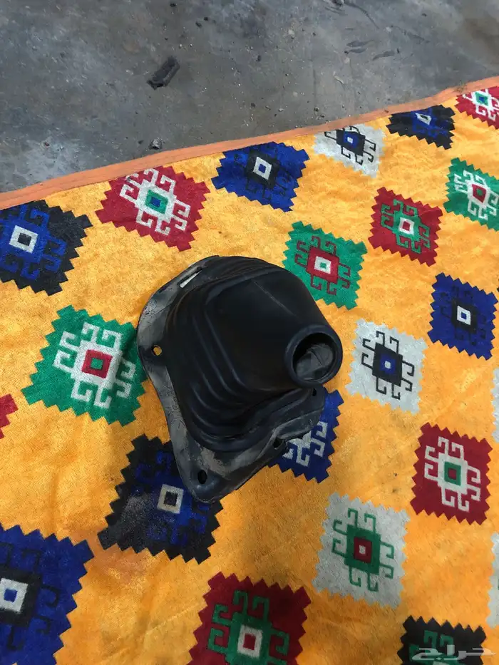 قطع تويوتا هايلوكس من(98 2005) ديكورات داخليه لون احمر 11