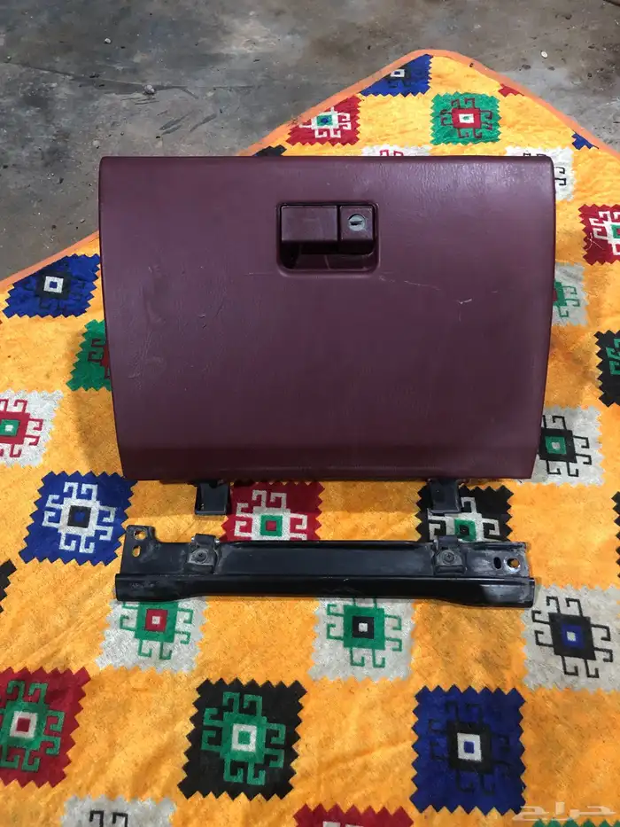 قطع تويوتا هايلوكس من(98 2005) ديكورات داخليه لون احمر 24