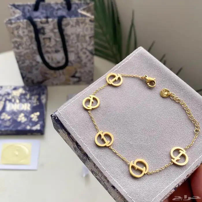 اساور ماركات 12