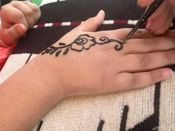 نقش حناء ام فارس واساور فل ورد 14