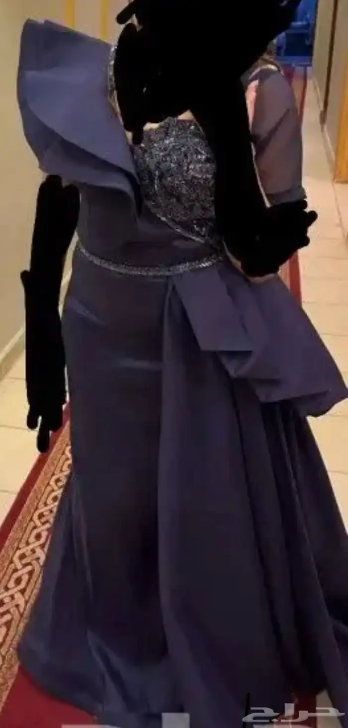 فستان مستخدم نظيف ب ذيل جانبي 3