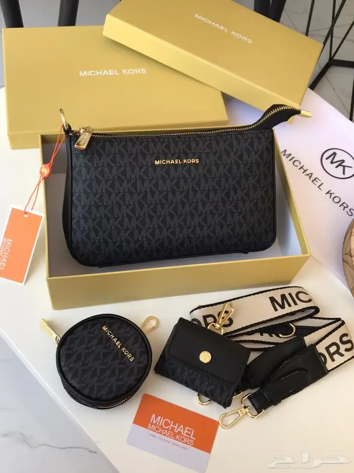 شنط مايكل كورس وكارولينا هريرا 17