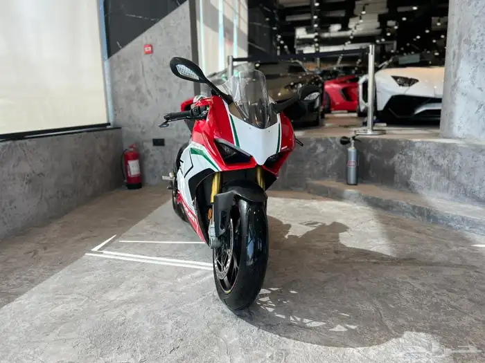 دباب دوكاتي 2018 - Ducati Panigale V4 Speciale 1of1500 0