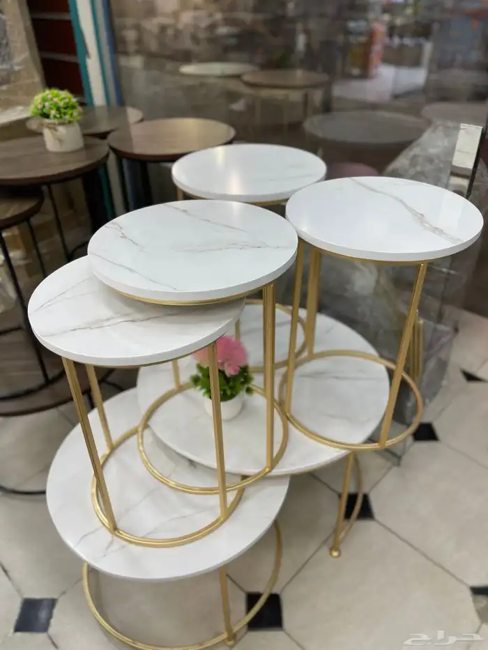 طاولات حديد 0