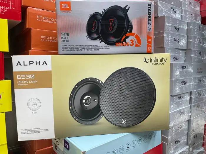 سماعات جي بي ال دائري بيضاوي 3