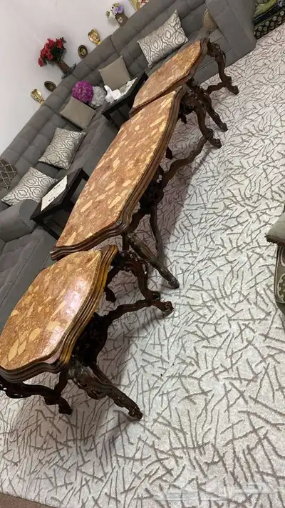 ثلاث طاولات نوع فاخر من الخام والخشب التقيل 0