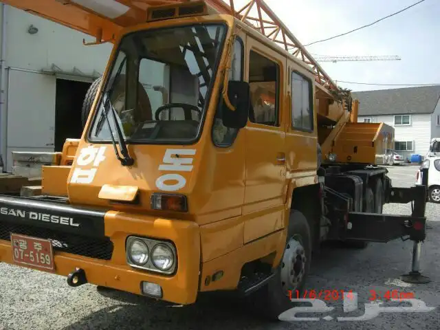 كرين رافعة للايجار باسعار مناسبة بالرياض  Crane for rent 0