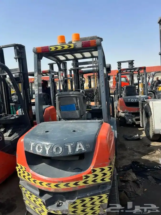 رافعة شوكية للايجار فوركلفت للايجار اليومي والشهري 4