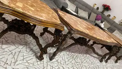 ثلاث طاولات نوع فاخر من الخام والخشب التقيل 1