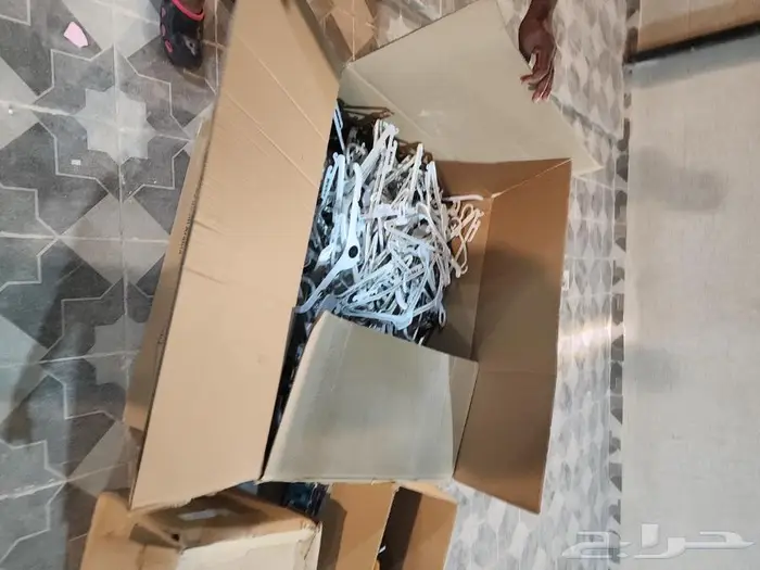 للبيع مسكات ملابس بلاستيك 0