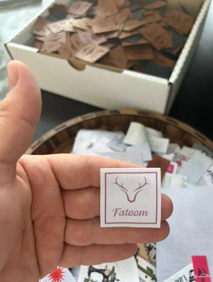 ليبل قماش لوقو جلد بكسات عبايات اكياس عبايات 7