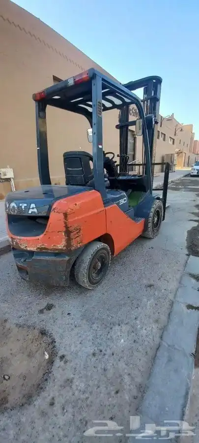 رافعة شوكية فوركلفت للايجار اليومي والشهري تاجير رافعات 11