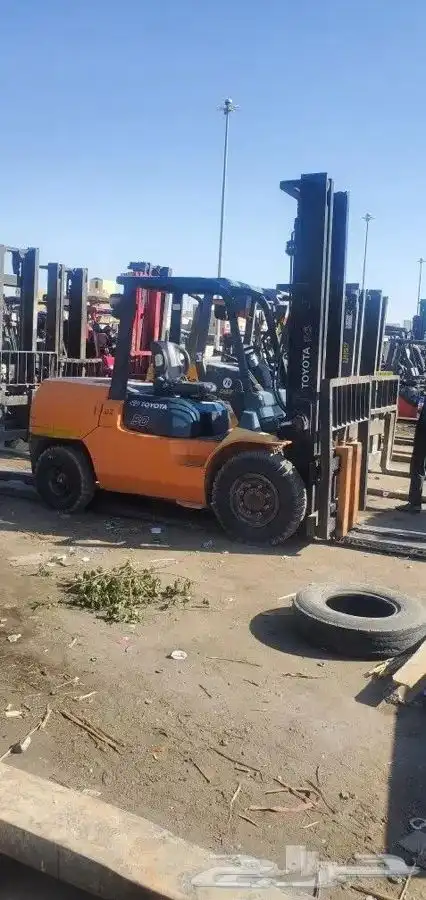 رافعة شوكية فوركلفت للايجار اليومي والشهري تاجير رافعات 6